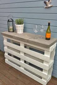 Learn how to build an outdoor bar and grill as part of a distinctive stone outdoor kitchen from the experts at diynetwork.com. Garten Bar Selber Bauen Bar Selber Bauen Diy Gartenmobel Coole Diy Mobel
