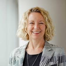 Suzanne Bone's Instagram, Twitter & Facebook