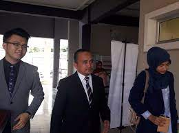 Medina hanif and one other sibling. Perundang Ukm On Twitter Dato Hanif Hassan Ukm Mooting Competition 2018 Live Update The Arrival Of Dato Hanif Hassan The President Of The Honourable Bench For Dato Hanif Hassan Ukm Mooting Competition