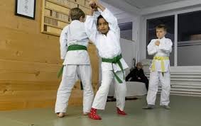 The international aikido federation is a group of aikido organisations which are directly affiliated to the aikikai hombu dojo in japan. Bewegte Wahrnehmung Aikido Der Wahre Sieg Ist Der Sieg Uber Sich Selbst Mobilesport Ch