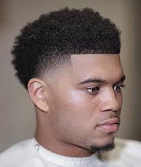 Afro Courte Degrade Aux Tempes Coupe De Cheveux Homme Coupe Cheveux Homme Cheveux Homme Coiffure Homme 2018