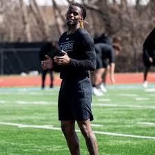 Levi Wyatt (@levi_wyatt2)