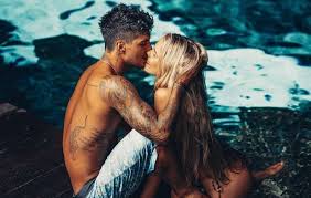O religioso tem contato com o surfista gabriel medina, e celebrou até o casamento do atleta em durante uma live recente de medina com o pastor, os dois conversaram sobre seus gostos em comum. Sera Gabriel Medina E Yasmin Brunet Se Casaram Diz Colunista Ofuxico