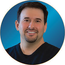 Kara Gooding's Instagram, Twitter & Facebook