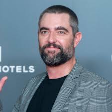 Así es la casa de Dani Mateo en Madrid: acogedora, llena de detalles y con  jardín y piscina