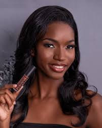 There's always the perfect nude for you🍑 💄 : Intense Matte Lip Velvet in  'Give It To Me' 📸: Aruna