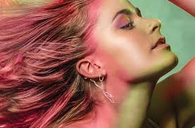 IM EINKLANG MIT DER MUSIK