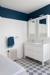 Maison Courbevoie Renovation Avec Extension Et Nouvelle Deco En 2020 Salle De Bain Bleu Salle De Bains Carrelage Blanc Idee Salle De Bain