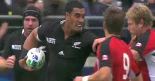 Avec son 1,96 m et ses 120 kg, il a marqué l'histoire du rugby notamment. Le All Black Jerome Kaino Tout Proche Du Stade Toulousain Le Rugbynistere