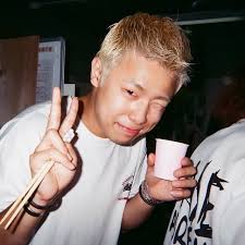 滑一滑怎麼滑到日本89猴穿搭教科書