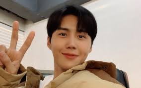 Bahkan jaehyun dikenal dengan sebutan umchinah, atau anak teman ibu yang menjadi pembanding . Xchjpa9n A1nrm