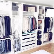 When Your Bedroom Rather Looks Like A Not So Exclusive Boutique P S Auf Pi Auf Bedroom Bouti Schrank Zimmer Ankleide Zimmer Ankleidezimmer Planen