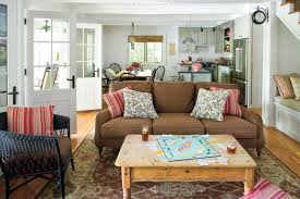 Patchwork quilts on wrought iron beds, braided rugs on wooden floors, painted furniture in pastel colors and soft drapes are just some of the simple. Lake House Decorating Ideas Lake Decor You Ll Love Southern Living