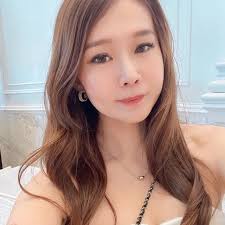 還有人記得50嵐之戀嗎🥹 在無名小站上的⋯女同志故事女同摟