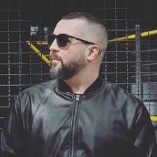 Afra Kh's Instagram, Twitter & Facebook