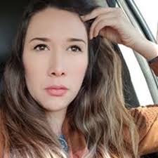 Elizabeth Bastida's Instagram, Twitter & Facebook