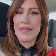 ✨ Elegancia en su estado más puro ✨ Este vestido blanco de encaje es la  definición de delicadeza, clase y feminidad. Ideal para eventos especiales  donde quieras destacar con elegancia y sutileza.