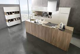 Unser paar, was einen bodenbelag für die neue küche suchte, war sehr überrascht, als ihm unser bodenexperte einen parkettboden vorschlug: Kuchenboden Vor Und Nachteile Von Fliesen Laminat Oder Linoleum Was Ist Besser Kuchenfinder