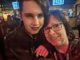 I wish I could find the family that had their young daughter with them...  she loved Kim Dracula & she was getting concerned with the crowd sufers  that kept going over our