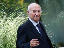 Anche piero angela interviene, con la sua saggezza, con un video dove parla di coronavirus. Piero Angela E I 92 Anni Negazionisti Non E Utile Trattarli Come Somari Meglio Convincerli Corriere It