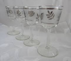 Libbey Silver Foliage Silver Leaf Frosted Glass Wine Glasses Etsy Wine Glass Vintage Glassware Glass