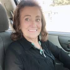 Linda Windham's Instagram, Twitter & Facebook