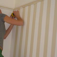 Vertical stripes make the ceiling appear higher. Concept 37 Paintingstripes On Walls Idea