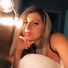 Ali Harding's Instagram, Twitter & Facebook