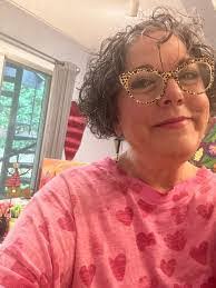 Glenda Beckham's Instagram, Twitter & Facebook