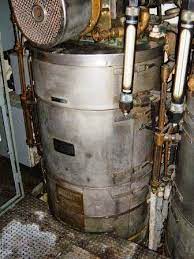 Evaporasi adalah proses pengurangan kadar air pada suatu bahan berupa cairan atau liquid atau kristal dengan metode penguapan. Evaporator Dan Prinsip Kerjanya Proses Industri