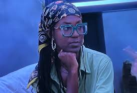 T'kor's arms hurt after the comp and Brooklyn makes fun of T'kor by calling  her grandma. Just yesterday T'kor overheard Brooklyn and Chelsie say she  would be the first to drop. Well