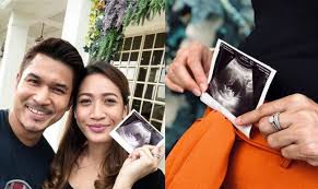 Tahniah Isteri Hamil 2 Bulan Pasangan Pembaca Berita Asrul Nizam Ezreen Aamir Bakal Timang Anak Pertama Media Hiburan