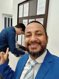 Jehovah witnesses spreading the good news of Gods kingdom .