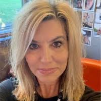 Stacey Mckay's Instagram, Twitter & Facebook