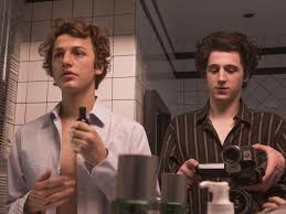 Résultat de recherche d'images pour "play film"