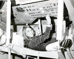 Sur les clichés pris pendant les deux heures et demi de sortie, l'astronaute qui apparaît est quasiment toujours buzz aldrin. Sans Elles L Homme N Aurait Pas Marche Sur La Lune Ces Femmes Qui Ont Fait L Espace