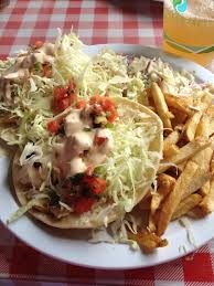 Invogliata dal pesce in mostra, ho ordinato un fish taco with french fries (tacos con tortilla di mais naturalmente senza glutine!), e poco. Fish Tacos Picture Of Reel Inn Malibu Tripadvisor