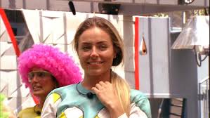 Iris segurou uma corda por 18 horas e recebeu de presente de anjo falar coma família no telefone. Paula Ganha Prova Do Anjo Da Semana No Big Brother Brasil 19 Gp1