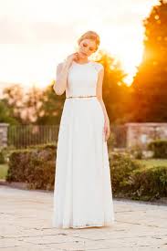 Du kannst braut tops und braut röcke kombinieren oder dein brautkleid mit brautaccessoires und überröcken pimpen. Kuss Die Braut Die Schonsten Brautkleider Der Kollektion