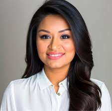 A year ago today, I graduated Esthetician school not knowing where I would  be today. I knew from the start I wanted to be a Solo Esthetician & I had  no idea