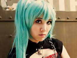 Emo and scene hair, distinct for its haphazard appearing fringes and bangs over the face, is probably the least daunting hairstyle for one to style for themselves, to add a certain personal, and a bit more unconventional touch. 35 Charming Scene Hairstyles For Girls Slodive