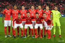 Prix du nouveau maillot equipe suisse 20/21 2022 pas cher ligue des champions champions league maxmaillots.shop en ligne envoyer 1pcs masque foot (aléatoire). La Nati Perd De Justesse En Belgique Rfj Votre Radio Regionale