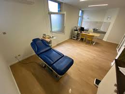 Par rapport à cette génération, les sols en vinyle rigide de floorify présentent de nombreux avantages pratiques, mais le plus important est sans aucun doute que les sols floorify en vinyle rigide n'utilisent pas de plastifiants nocifs. Revetement Sol Stratifie Et Vinyl Parquet Service