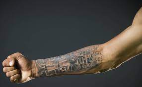 There are many tattoos on his body. Aswin On Twitter Gabriel Jesus Gets Almost The Same Tattoo That Neymar Has On His Leg Boy With Brazil Cap And The Jardim Peri Favela