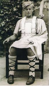 Le duc d'edimbourg comprend alors qu'il devra désormais rester dans l'ombre de son épouse. Prince Philipp De Grece Et Danemark Duc D Edimbourg Ne Le 10 Juin 1921 Famille Royale De Grece Famille Royale Angleterre Famille Royale