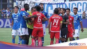 Contact persib vs persija on messenger. Head To Head Persija Vs Persib Lebih Sering Imbang