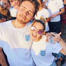 Earlier this week, alfie uploaded a new vlog to his channel which he'd filmed while chilling out at home with zoe. Zoella And Alfie Deyes Inside Zoe Sugg S Relationship With Pointlessblog Youtuber Boyfriend Alfie From Meeting And Moving In Together To Wedding And Baby Plans Ok Magazine
