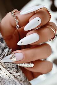 30 Almond Nail Designs For An Exclusive Look In 2020 In 2020 Almond Nail Art White Almond Nails Almond Nail