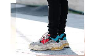 Best street style looks street style london fashion weeks london mens fashion streetwear mode streetwear fashion men looks estilo hip hop london stil. How To Style Balenciaga Triple S Sneakers Farfetch