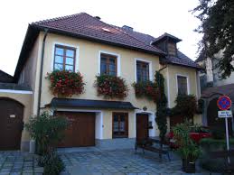 Wir empfehlen ihnen dringend, vor dem besuch des zweig tel.: Datei Ehem Presshaus Durnstein 93 01 Jpg Wikipedia